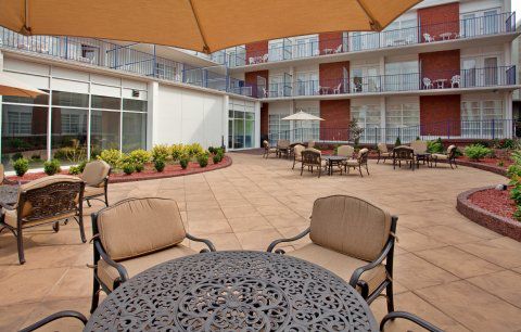 Holiday Inn Express St. Louis Central West End, An Ihg Hotel Restaurant photo